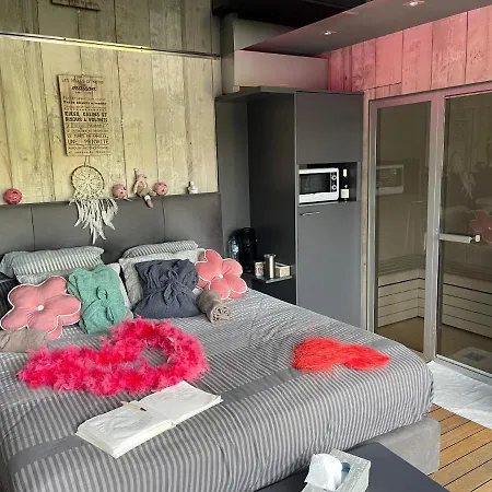 La Du Puits Avec 2 Jacuzzis , Sauna Et Hammam Privatif Bed & Breakfast *